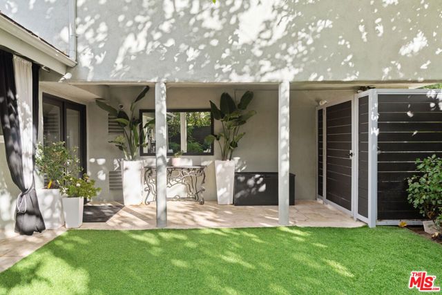 9767 Apricot Lane, Beverly Hills, CA 90210