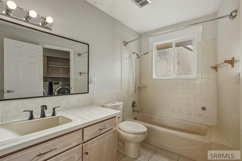 Image 15 of property listing at 871 Widdison Lane, Rexburg, ID 83440