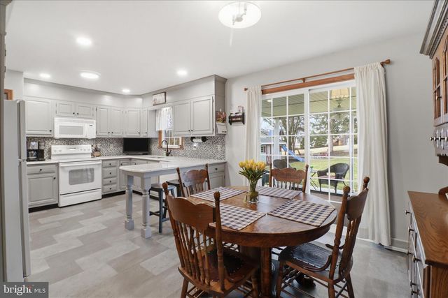 842 N 4TH ST, Denver, PA 17517