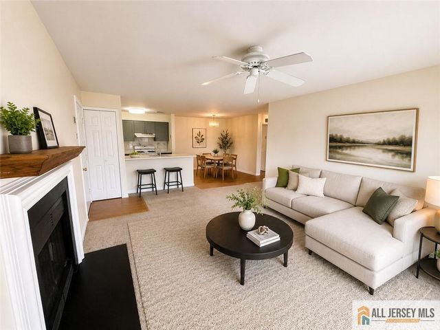 88 Crosspointe Drive 88, East Brunswick, NJ 08816