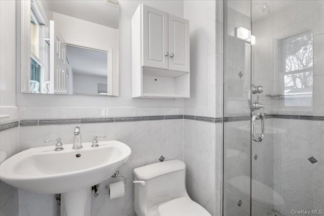 9 Tanglewood Road, Scarsdale, NY 10583