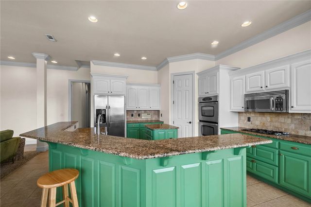 6100 W Bainbridge Drive, Rogers, AR 72758