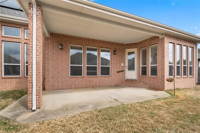 6100 W Bainbridge Drive, Rogers, AR 72758