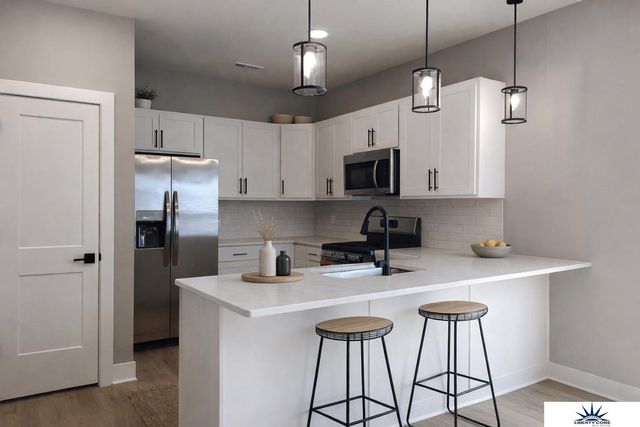 1923 Dahlman Rows Plaza, Omaha, NE 68108