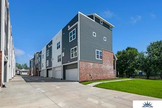 1923 Dahlman Rows Plaza, Omaha, NE 68108
