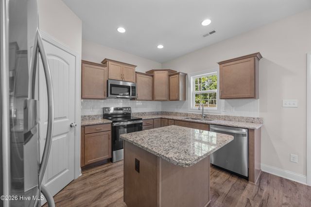 499 Pebble Shore Drive, Sneads Ferry, NC 28460