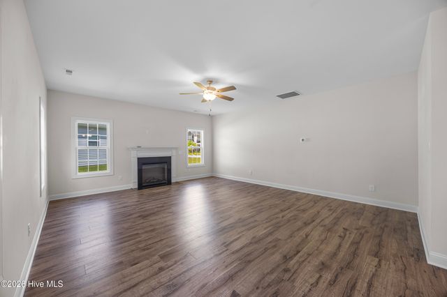 499 Pebble Shore Drive, Sneads Ferry, NC 28460