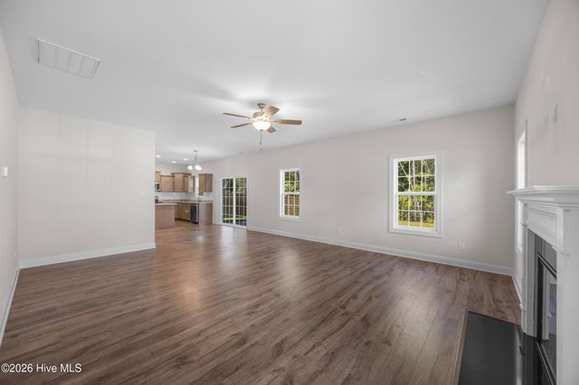 499 Pebble Shore Drive, Sneads Ferry, NC 28460