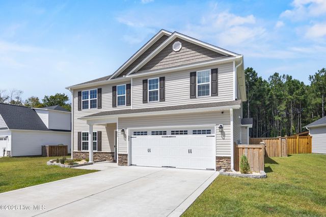 499 Pebble Shore Drive, Sneads Ferry, NC 28460