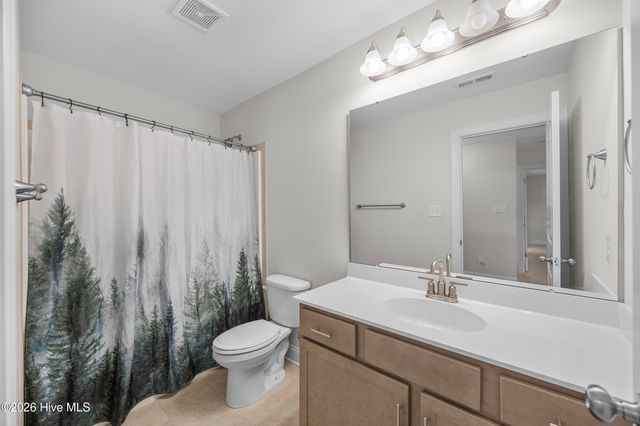 499 Pebble Shore Drive, Sneads Ferry, NC 28460