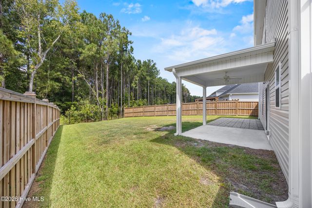 499 Pebble Shore Drive, Sneads Ferry, NC 28460