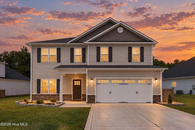 499 Pebble Shore Drive, Sneads Ferry, NC 28460