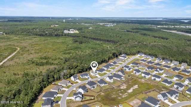 499 Pebble Shore Drive, Sneads Ferry, NC 28460