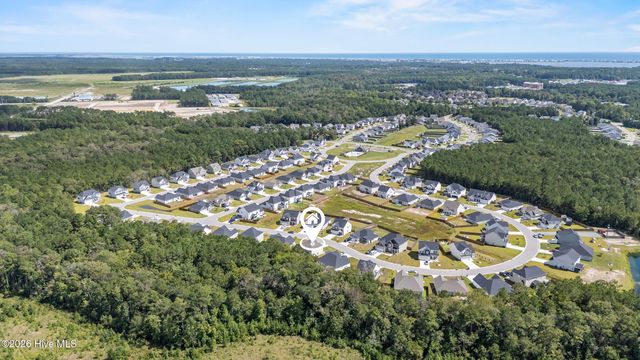 499 Pebble Shore Drive, Sneads Ferry, NC 28460