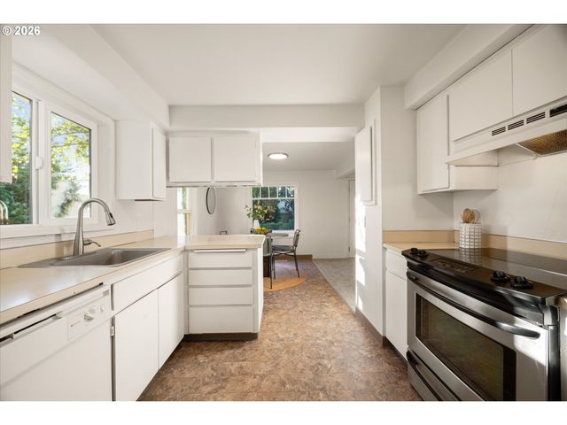 3444 Se ROCKWOOD St, Milwaukie, OR 97222