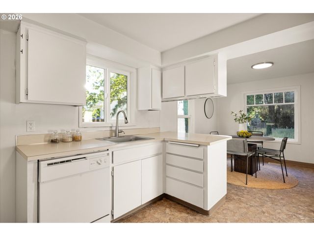 3444 Se ROCKWOOD St, Milwaukie, OR 97222