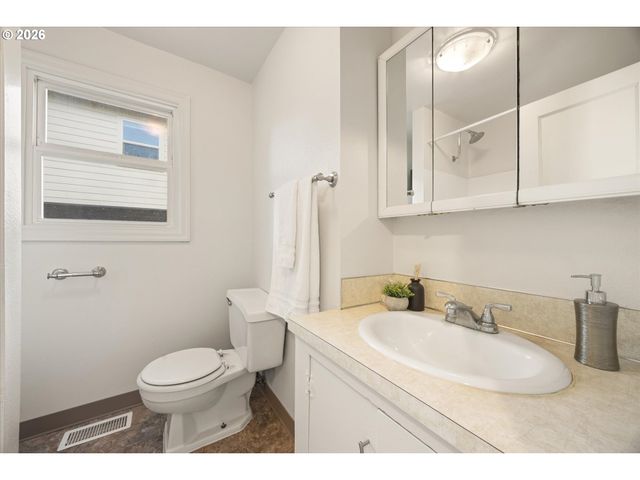 3444 Se ROCKWOOD St, Milwaukie, OR 97222