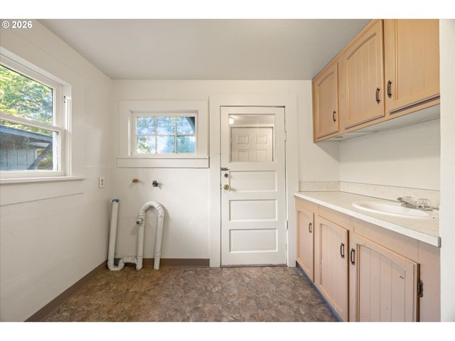 3444 Se ROCKWOOD St, Milwaukie, OR 97222