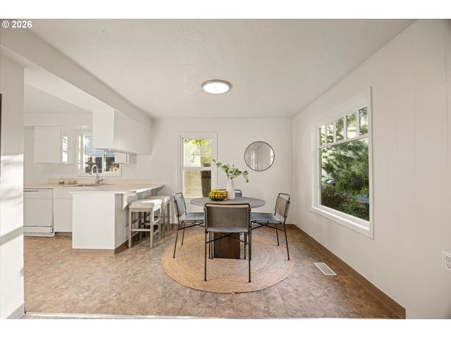 3444 Se ROCKWOOD St, Milwaukie, OR 97222