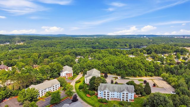 1 Timberwood Dr 206, Goffstown, NH 03045