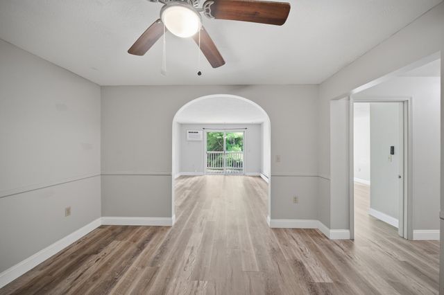 1 Timberwood Dr 206, Goffstown, NH 03045