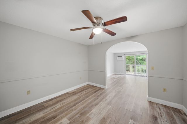 1 Timberwood Dr 206, Goffstown, NH 03045