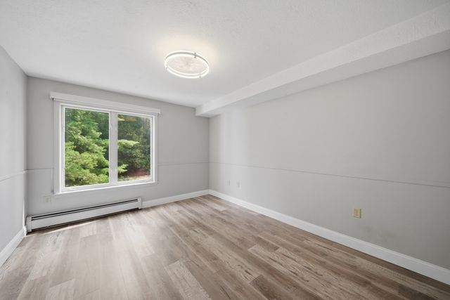 1 Timberwood Dr 206, Goffstown, NH 03045