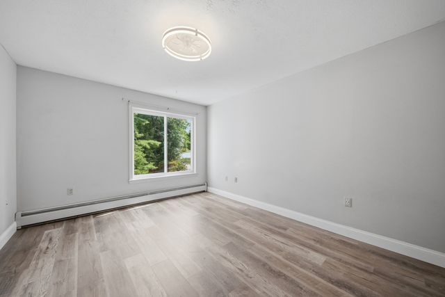 1 Timberwood Dr 206, Goffstown, NH 03045