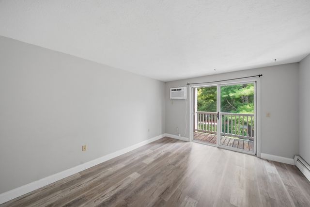 1 Timberwood Dr 206, Goffstown, NH 03045