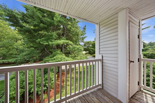 1 Timberwood Dr 206, Goffstown, NH 03045