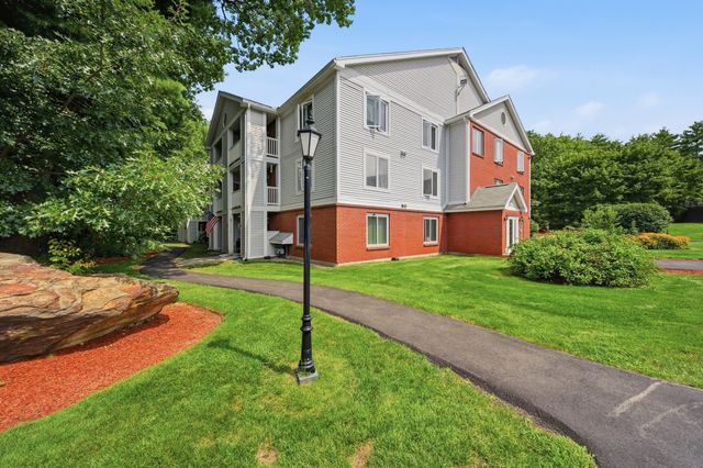 1 Timberwood Dr 206, Goffstown, NH 03045