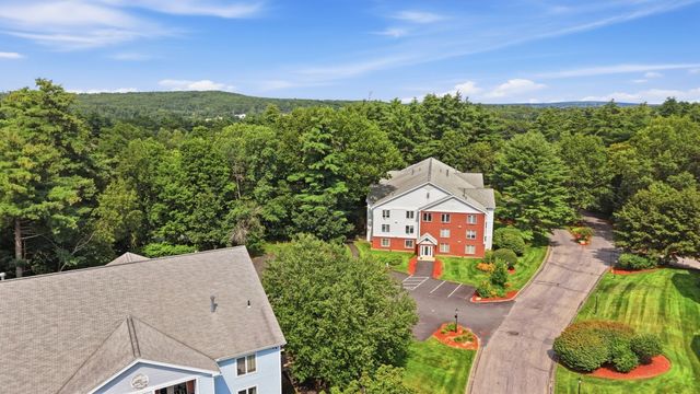 1 Timberwood Dr 206, Goffstown, NH 03045