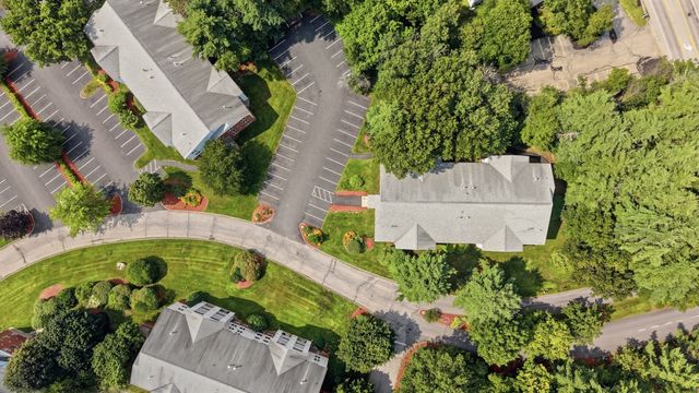 1 Timberwood Dr 206, Goffstown, NH 03045