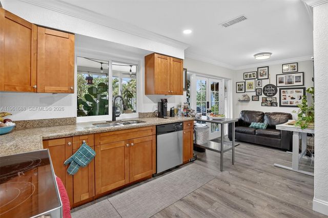 4221 NW 114th Ave, Sunrise, FL 33323