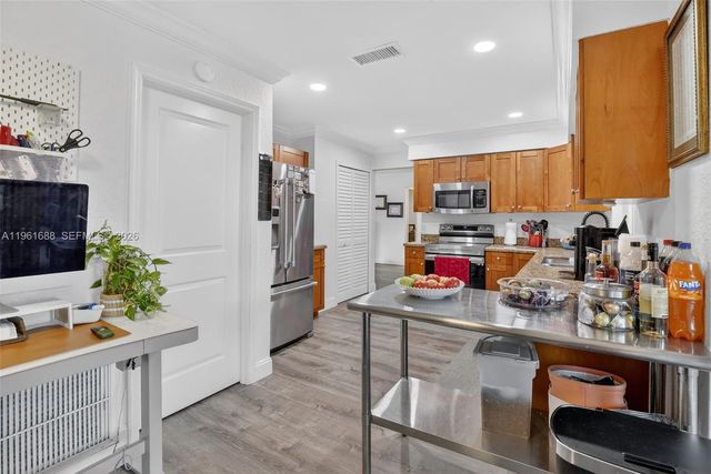 4221 NW 114th Ave, Sunrise, FL 33323