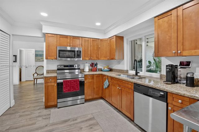 4221 NW 114th Ave, Sunrise, FL 33323