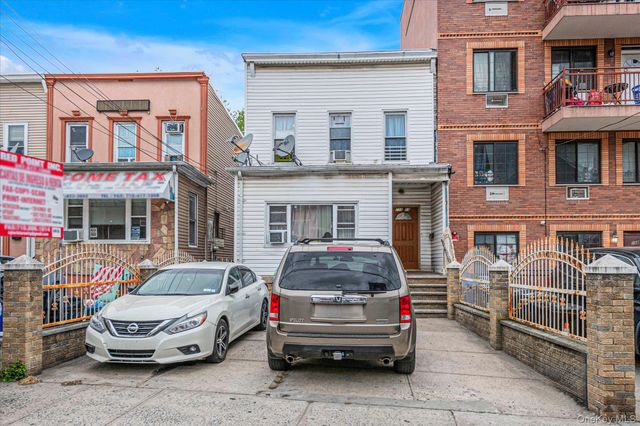 108-13 37 Ave, Corona, NY 11368