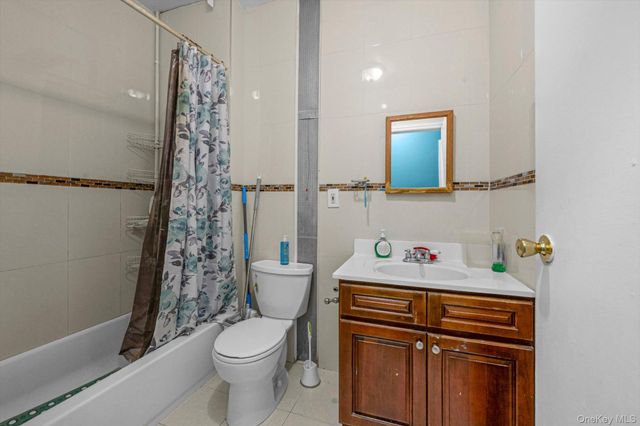 108-13 37 Ave, Corona, NY 11368