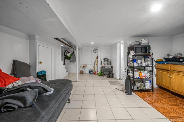 108-13 37 Ave, Corona, NY 11368