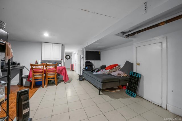 108-13 37 Ave, Corona, NY 11368