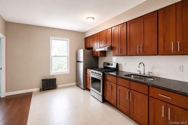 108-13 37 Ave, Corona, NY 11368