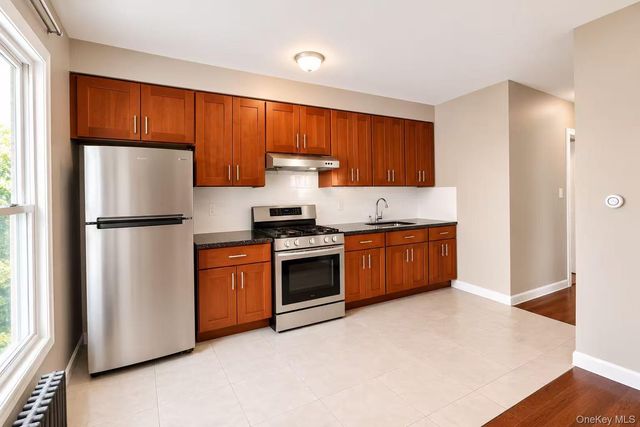 108-13 37 Ave, Corona, NY 11368