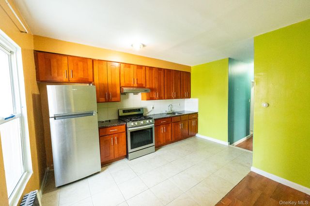 108-13 37 Ave, Corona, NY 11368