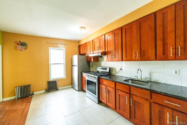 108-13 37 Ave, Corona, NY 11368