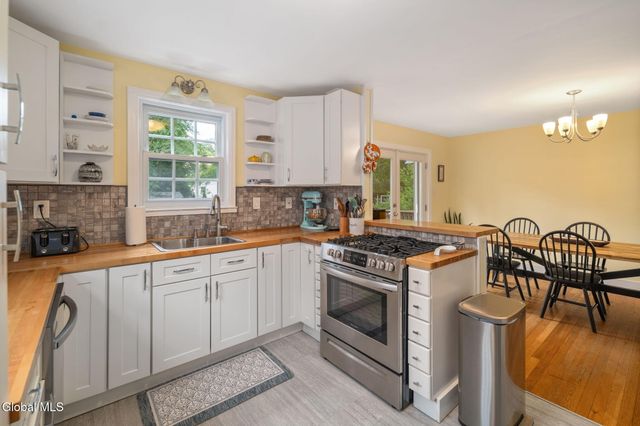 1548 Myron Street, Niskayuna, NY 12309