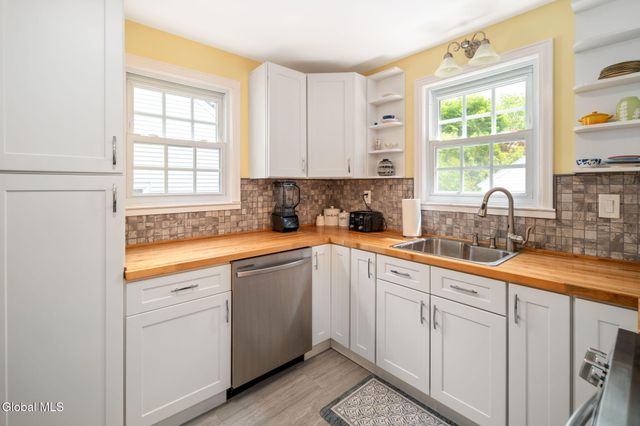 1548 Myron Street, Niskayuna, NY 12309