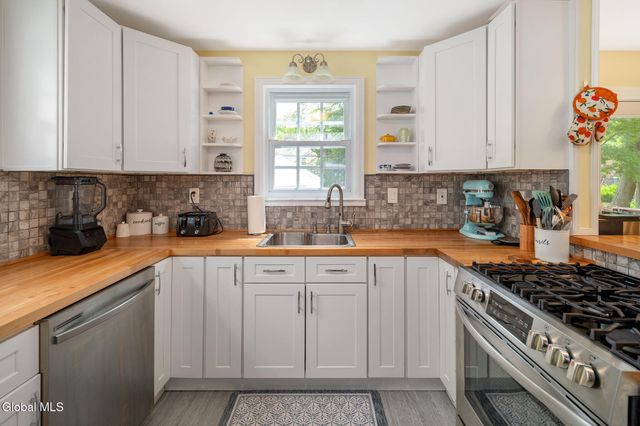 1548 Myron Street, Niskayuna, NY 12309