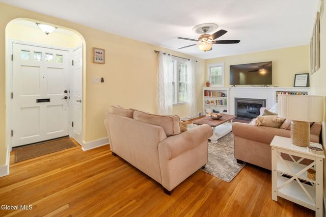 1548 Myron Street, Niskayuna, NY 12309
