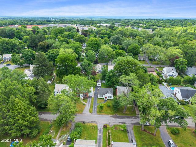 1548 Myron Street, Niskayuna, NY 12309