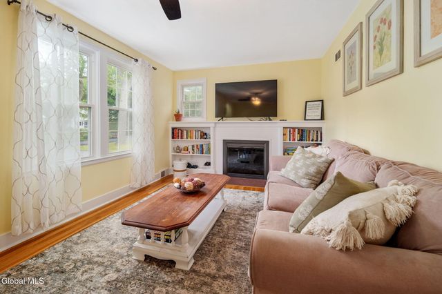 1548 Myron Street, Niskayuna, NY 12309